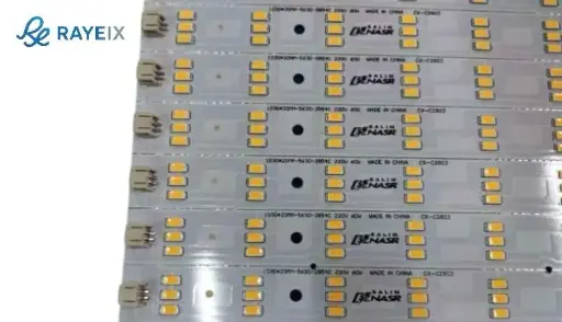 شريحه ليد 108ليديه ابيض وي وروم 60وات درايفر علبه 120سم