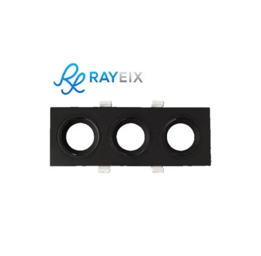 {اسود وابيض }اسبوت ثلاثي مربع 